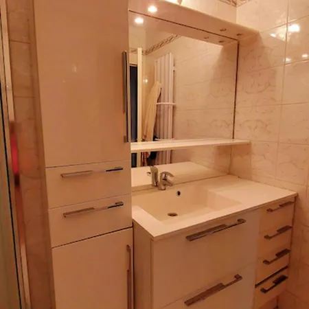 With Balcony 5 Minutes Walk From The Sea Appartement *