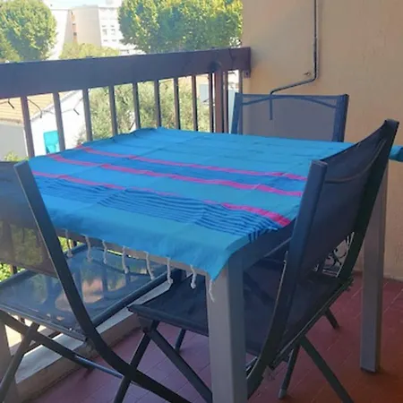 Appartement With Balcony 5 Minutes Walk From The Sea